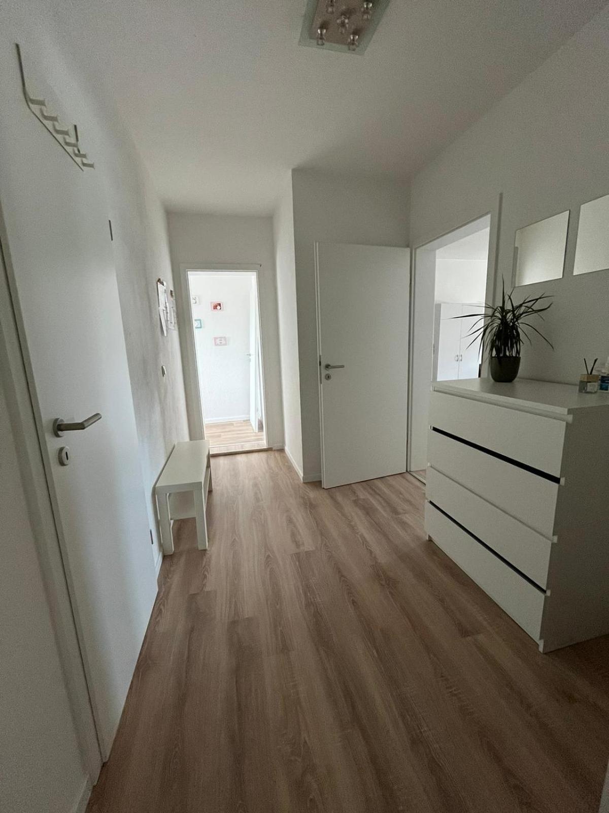 1 Raum Dachgeschosswohnung In Ruhiger Lage Limbach-Oberfrohna Exterior photo